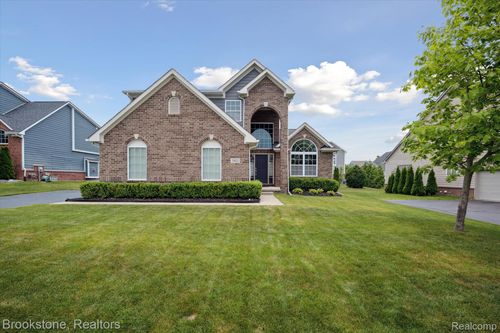 7422 S Village Dr, Clarkston, MI, 48346-1999 | Card Image