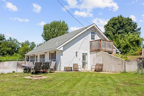 607 E Z Highway, Bates City, MO, 64011 | Card Image