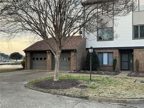 27-4223 Hatton Point Ln, Portsmouth, VA, 23703-4041 | Card Image