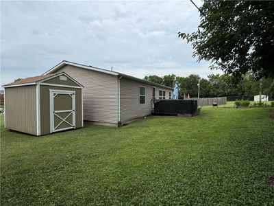 313 Se 44th Parkway, House other with 3 bedrooms, 2 bathrooms and null parking in Topeka KS | Image 2