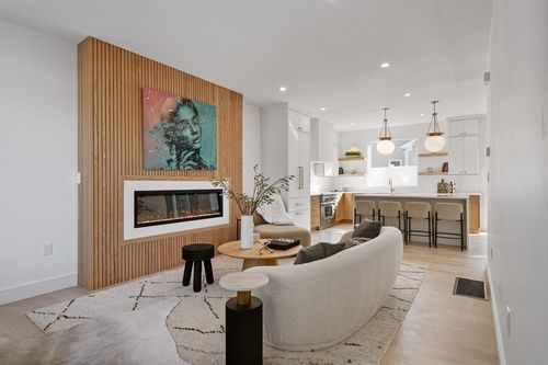 c-15 Jewett Pl, Newton, MA, 02458-1508 | Card Image