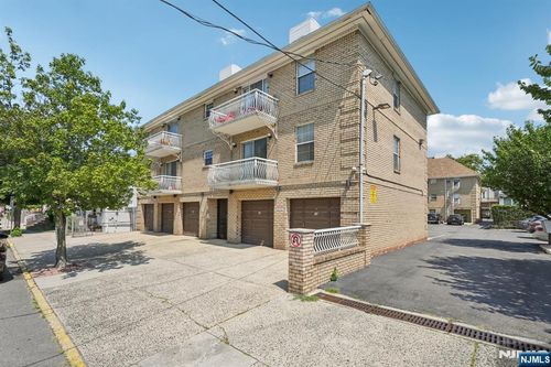 272-276 Walnut, Newark, NJ, 07105 | Card Image