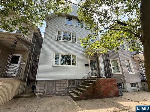 617 Warren St, Harrison, NJ, 07029-1817 | Card Image