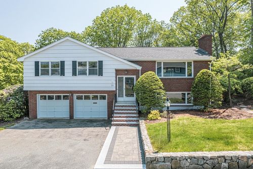 20 Fieldstone Dr, Stoneham, MA, 02180-1909 | Card Image