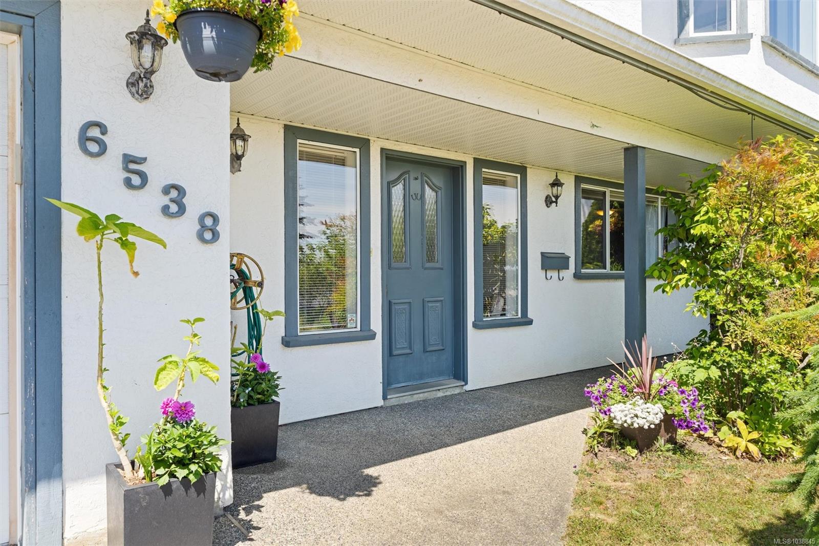 Residential in Central Saanich 5