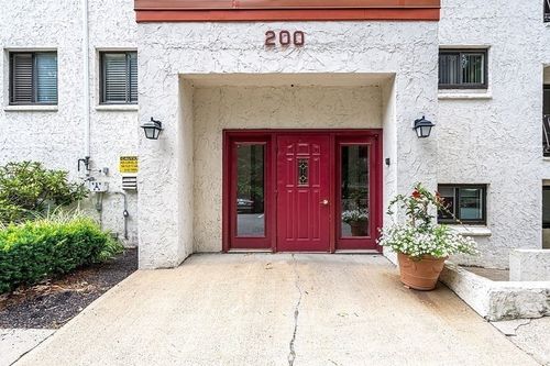 205b-200 Fellsview Ter, Stoneham, MA, 02180-4251 | Card Image