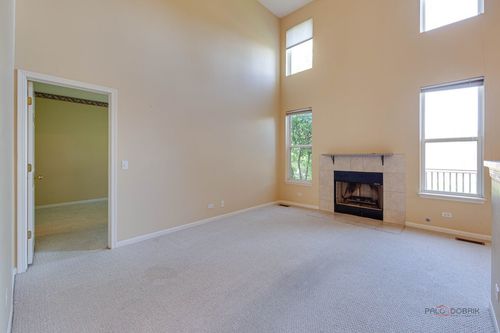 717 Sarah Ln, Northbrook, IL, 60062-2172 | Card Image