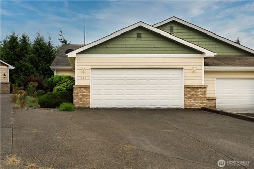 204 Brant Ln, Hoquiam, WA, 98550-9214 | Card Image