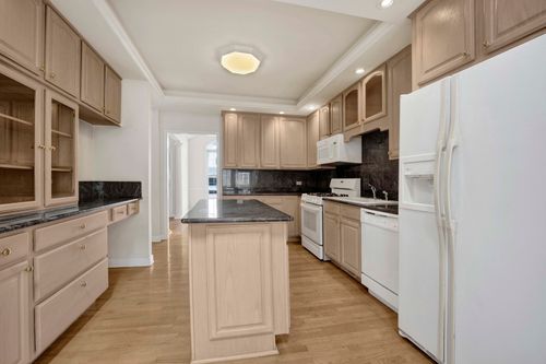 3063 Rosebrook Circle, Westchester, IL, 60154 | Card Image