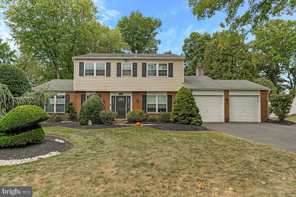 Toll Dr, Southampton, PA 18966