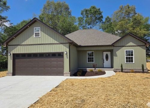 591 Oak Tree Dr, McMinnville, TN, 37110-1990 | Card Image