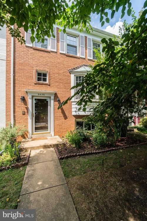2426 Falls Place Ct, Falls Church, VA, 22043-3009 | Card Image