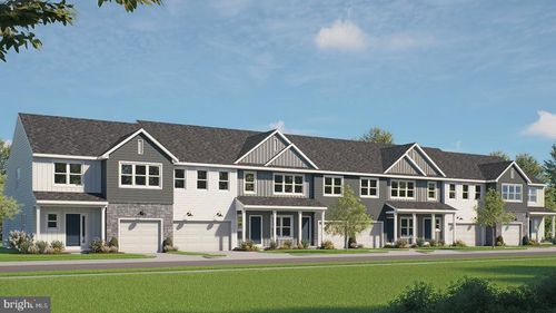 8 Arcadia Dr, ELIZABETHTOWN, PA, 17022-7802 | Card Image