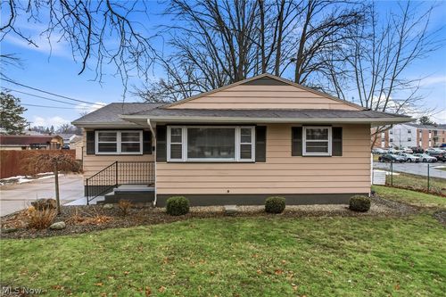 1323 Old Forge Rd, Niles, OH, 44446-3239 | Card Image