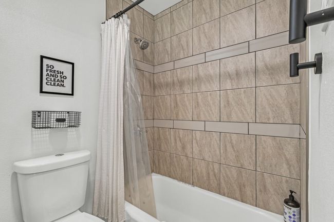 Bathroom | Image 18