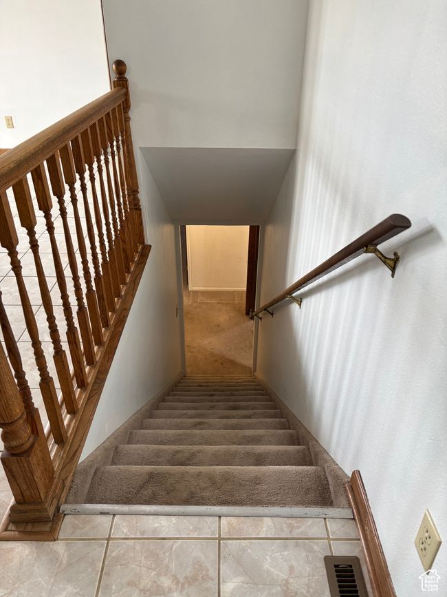 Staircase to downstairs | Image 44