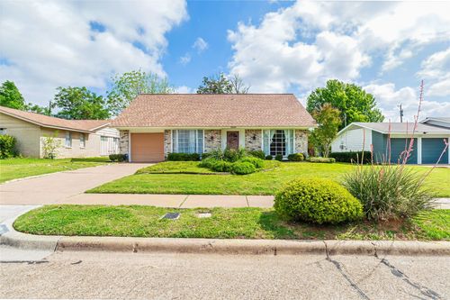 1220 Farnham Court E, Irving, TX, 75062 | Card Image