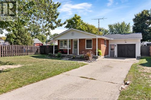 1 Pearl St, Tilbury, ON, N0P2L0 | Card Image