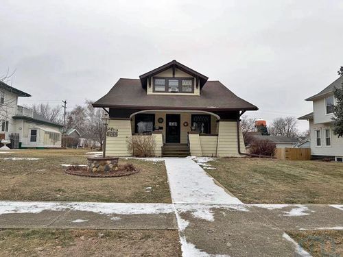 1016 9th St, Sheldon, IA, 51201-2027 | Card Image
