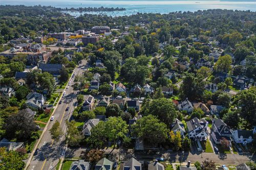 5 Gerlach Pl, Larchmont, NY, 10538-2721 | Card Image