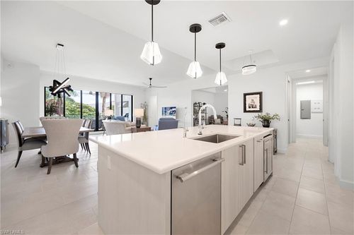 275-1125 Central Ave, NAPLES, FL, 34102-6283 | Card Image