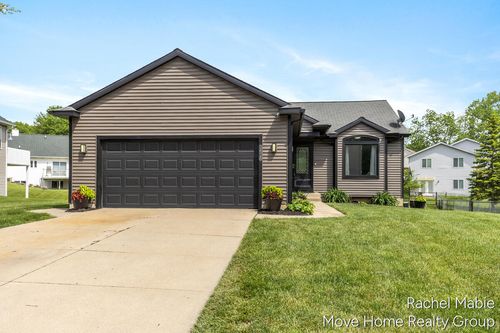 3828 Giddings Dr, Grand Rapids, MI, 49508-8945 | Card Image