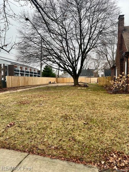 115 N Blair, Royal Oak, MI, 48067 | Card Image