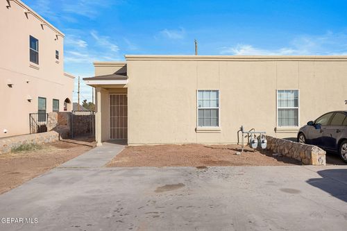 a-7509 Golden Knight, El Paso, TX, 79904-3767 | Card Image