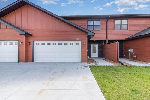 811 Viburnum St, Belle Plaine, MN, 56011-7514 | Card Image