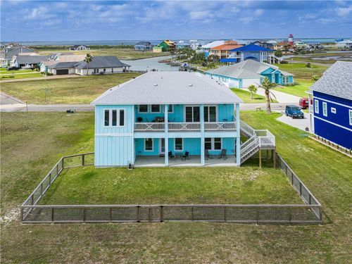 9 Northpointe Dr, Rockport, TX, 78382-7340 | Card Image