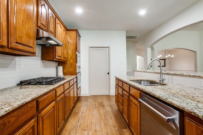 5800 Broken Spur, House other with 5 bedrooms, 3 bathrooms and null parking in Mckinney TX | Image 8
