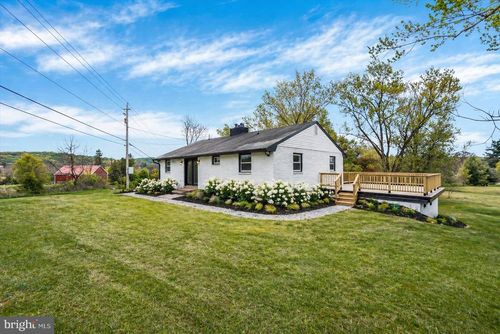 3190 Lewisberry Rd, YORK HAVEN, PA, 17370-9111 | Card Image