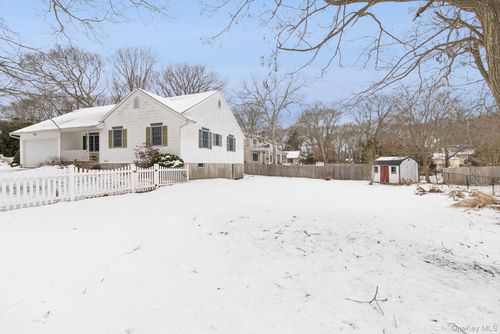 5125 Main Bayview Rd, Southold, NY, 11971-4829 | Card Image