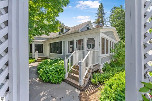 220 E Pearl St, Leland, MI, 49654-5103 | Card Image