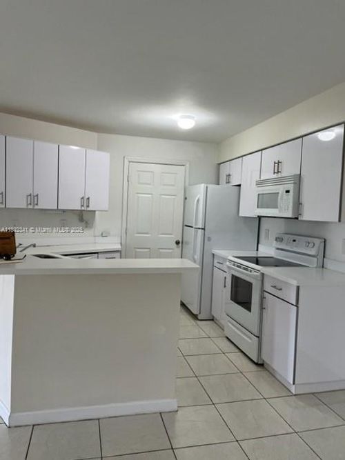 apt-1116-9999 Summerbreeze Dr, Sunrise, FL, 33322-5881 | Card Image