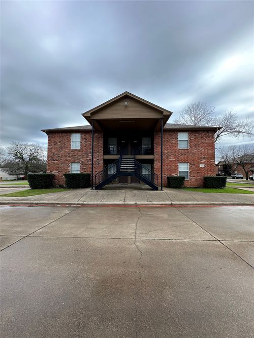 c-1108 Williams Ave, Cleburne, TX, 76033-5268 | Card Image