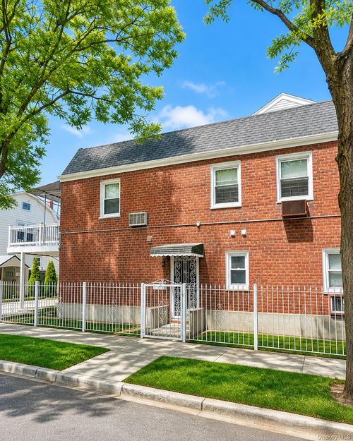 152-20 Peck Ave, Flushing, NY, 11355-5551 | Card Image
