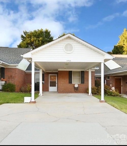 19968 Oak Leaf Cir, Cornelius, NC, 28031-9632 | Card Image