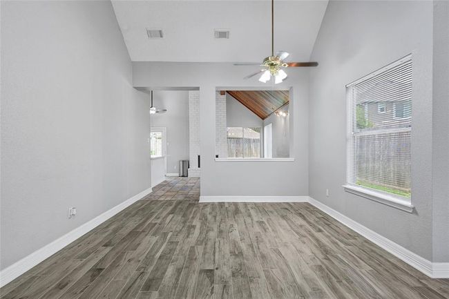9630 W Withers Way Cir, House other with 3 bedrooms, 2 bathrooms and 2 parking in Houston TX | Image 6