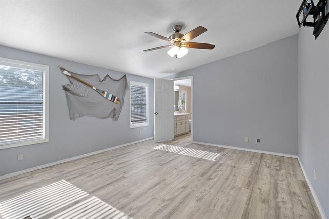 737 Lake Shore Dr, House other with 3 bedrooms, 2 bathrooms and 2 parking in Trinity TX | Image 24