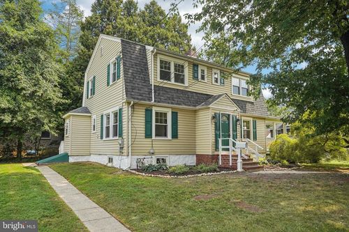 303 E Moreland Ave, HATBORO, PA, 19040-2704 | Card Image