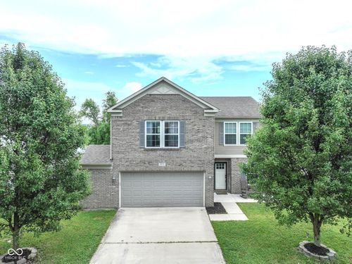 3075 Crosscreek Dr, Monrovia, IN, 46157-8101 | Card Image