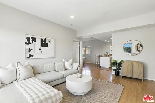 308-11531 Riverside Dr, Toluca Lake, CA, 91602-2516 | Card Image