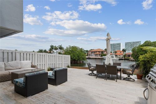 1211-387 Poinciana Dr, Sunny Isles Beach, FL, 33160 | Card Image