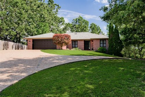 1 May Ln, Bella Vista, AR, 72715-4804 | Card Image