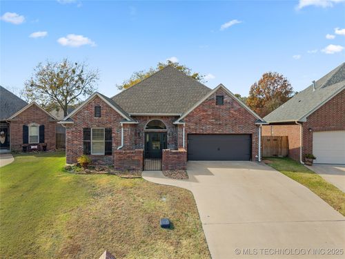 835 Sunset Ct, Ardmore, OK, 73401-4402 | Card Image