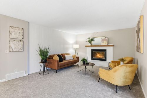 13-144 Avignon Ct, Woodbury, MN, 55125-1437 | Card Image