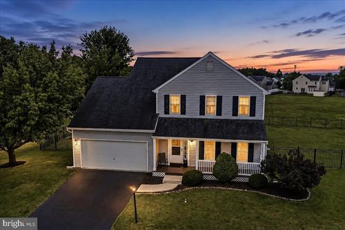 423 Larchwood Dr, ROYERSFORD, PA, 19468-1262 | Card Image