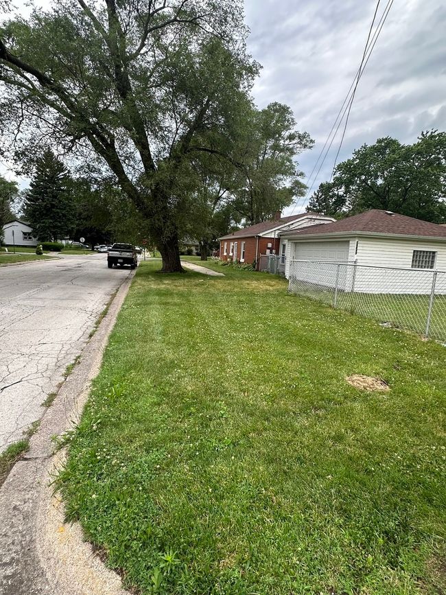 14845 Champlain Avenue, House other with 3 bedrooms, 2 bathrooms and 2 parking in Dolton IL | Image 12