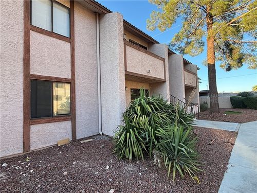 68-5243 Corinne Ct, Las Vegas, NV, 89103-7037 | Card Image